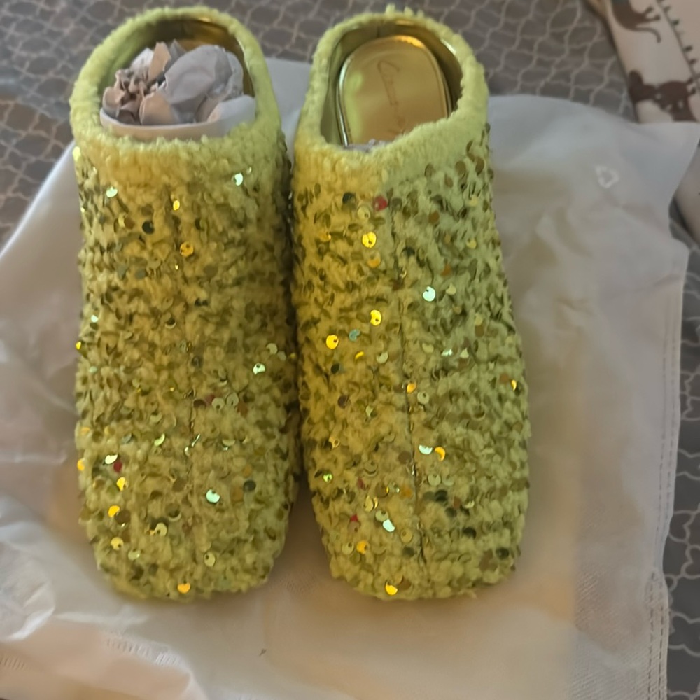 Brand new inbox lime sequin kitten heel mule clog